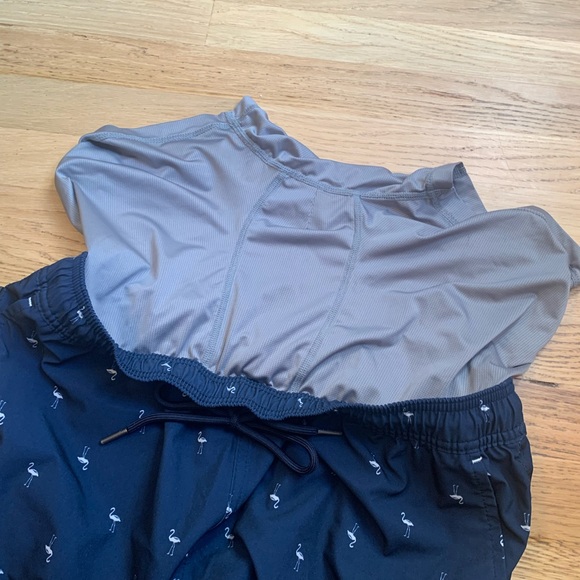 Men’s Goodfellow Flamingo Swim Trunks - Picture 4 of 6